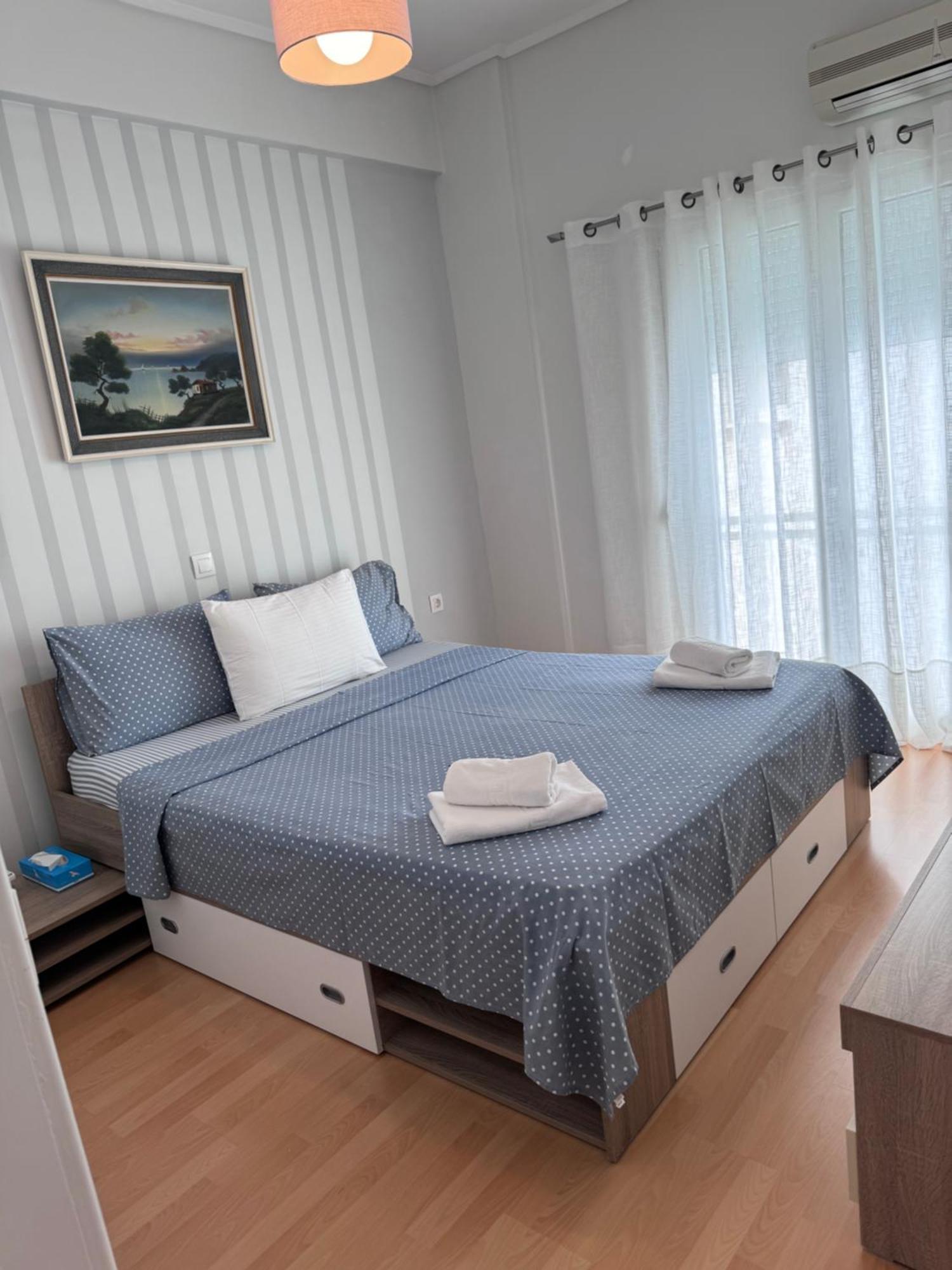 Modern Apartment In Атина Екстериор снимка